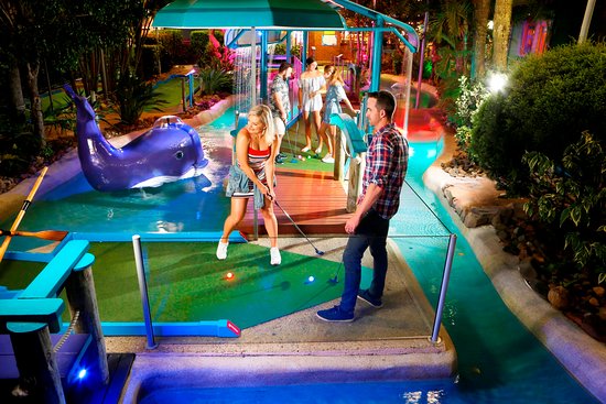 twilight-mini-golf